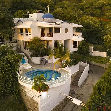 Villa Escobar Guest House